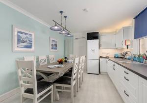 Kuchyň nebo kuchyňský kout v ubytování 5 Bedroom Apartment in North Berwick