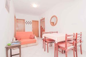 Ein Sitzbereich in der Unterkunft Apartments in Mali Losinj 14985