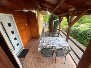Balkón alebo terasa v ubytovaní Holiday home Fonyod 10