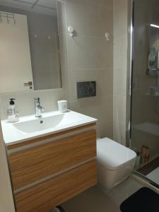 Et badeværelse på Apartament Dariusz Torrevieja