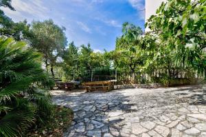 Vonkajšia záhrada v ubytovaní Studio in Crikvenica II