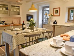 Dapur atau dapur kecil di Prospect Cottage