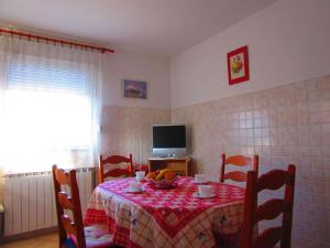 Televízia a/alebo spoločenská miestnosť v ubytovaní Apartment in Pula - Istrien 11382