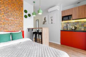 Η κουζίνα ή μικρή κουζίνα στο Апартаменти MYFREEDOM ЖК Місто Квітів поруч із метро Сирець