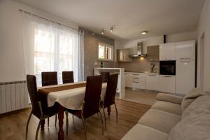 Kuchyňa alebo kuchynka v ubytovaní Apartment in Rovinj - Istrien 11487 + 36 fotografií