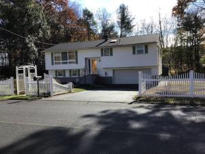 Afbeelding uit fotogalerij van Sleeps 12 - Pool - Grill in Wolcott