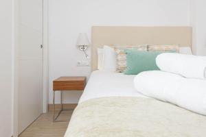 Posteľ alebo postele v izbe v ubytovaní Nueva 22 Suites in Nerja by Solaga Holiday Homes