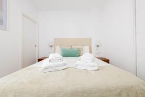 Posteľ alebo postele v izbe v ubytovaní Nueva 22 Suites in Nerja by Solaga Holiday Homes