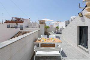 Balkón alebo terasa v ubytovaní Nueva 22 Suites in Nerja by Solaga Holiday Homes