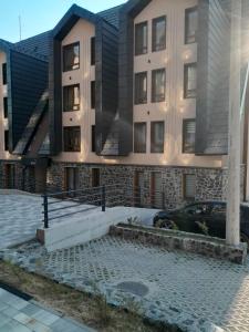 O edifício onde o apartamento está situado