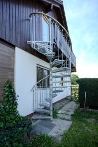 Budova, kde se apartmán nachází + 6 fotografií