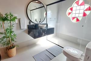 Et bad på Casa na Serra Gaúcha com piscina
