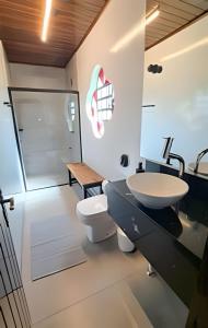Et bad på Casa na Serra Gaúcha com piscina