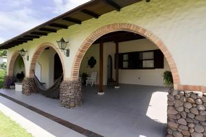 Fasade eller inngang på Casa na Serra Gaúcha com piscina