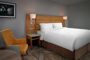 Uma cama ou camas num quarto em Radisson BLU Hotel and Spa, Limerick