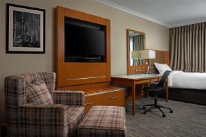 Uma área de estar em Radisson BLU Hotel and Spa, Limerick