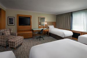 Uma televisão e/ou sistema de entretenimento em Radisson BLU Hotel and Spa, Limerick