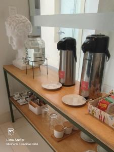 Set per la preparazione di tè e caffè presso Lima Atelier Boutique
