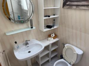 Koupelna v ubytování Hostal RENCH