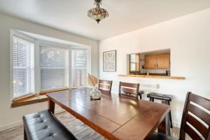 Η κουζίνα ή μικρή κουζίνα στο Alberta Arts Luxury Sleeps 4 Walk Score 99