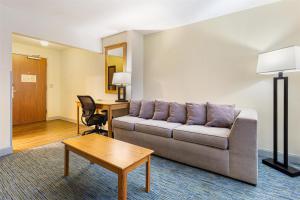 Posezení v ubytování Best Western Hi-Desert Inn