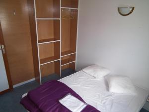 Postel nebo postele na pokoji v ubytování Camping Domaine Vallée du Tarn SN