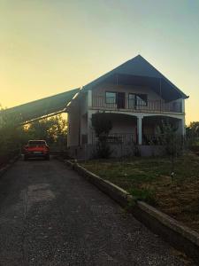 Το κτήριο όπου στεγάζεται  η παραθεριστική κατοικία +10 φωτογραφίες