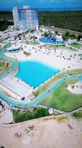einen Luftblick auf einen Pool in einem Resort in der Unterkunft Aqualand Resort in Salinópolis