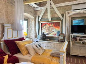 Televízia a/alebo spoločenská miestnosť v ubytovaní Villa Lido 145 m2 with pool