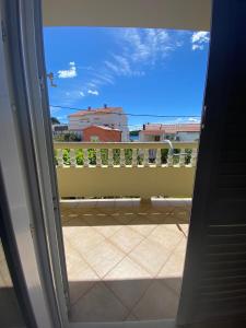 Balkón nebo terasa v ubytování Apartments and rooms by the sea Palit, Rab - 5010