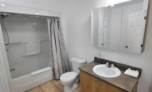 Ένα μπάνιο στο Bleuzen chalet entier +32 φωτογραφίες
