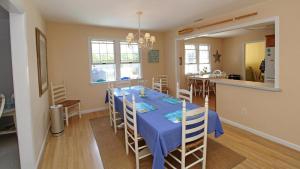 Gambar di galeri bagi Pet Friendly, Walk To Beach di Cape May