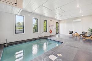 Bazén v ubytování Horizons Ahead By Beyond Expectations W Pool nebo v jeho okolí