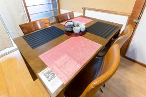 Khu vực ghế ngồi tại Saika Kanazawa Riverside 50Years Kanazawa Style House