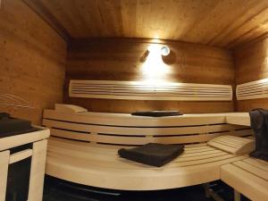 Fotografie z fotogalerie ubytování Cowshed with private sauna v destinaci Unken