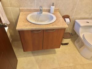 Koupelna v ubytování Deluxe Cumbaya Suite