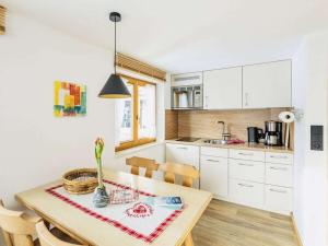 Nhà bếp/bếp nhỏ tại Holiday apartment with 2 bedrooms