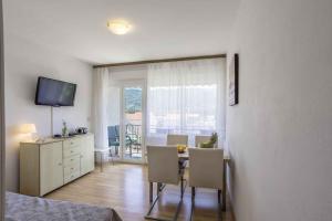 TV a/nebo společenská místnost v ubytování Apartment in Stari Grad - Insel Hvar 6321