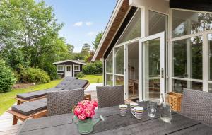 Zahrada ubytování Stunning Home In Dronningmølle