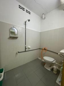 Phòng tắm tại Homestay Losong Kuala Terengganu