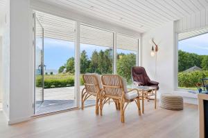 FarsøにあるHoliday Home With Stunning Viewのギャラリーの写真