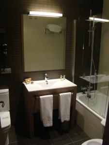 Koupelna v ubytování Hotel Aroi Ponferrada