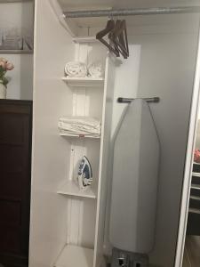 Un baño de Cozy suite at coco Beach , not pets