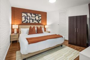 Postel nebo postele na pokoji v ubytování Chic Modern Unit in NYC