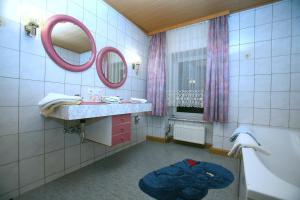 Bilik mandi di Gasthof Maly