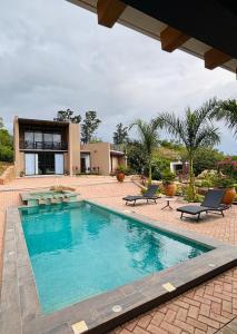 Bazén v ubytování Nubária Residences nebo v jeho okolí