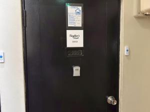 صورة لـ Neighbor's Hotel 西広島駅前 في هيروشيما