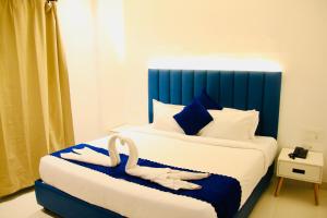 Brigade Hotels and Resorts客房内的一张或多张床位