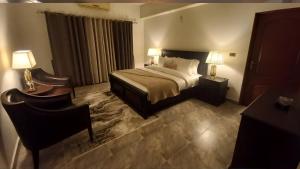 Gallery image of CHK INN by ChenOne in Lahore +10 photos