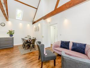 Χώρος καθιστικού στο The Lodge At Oldbury Barns